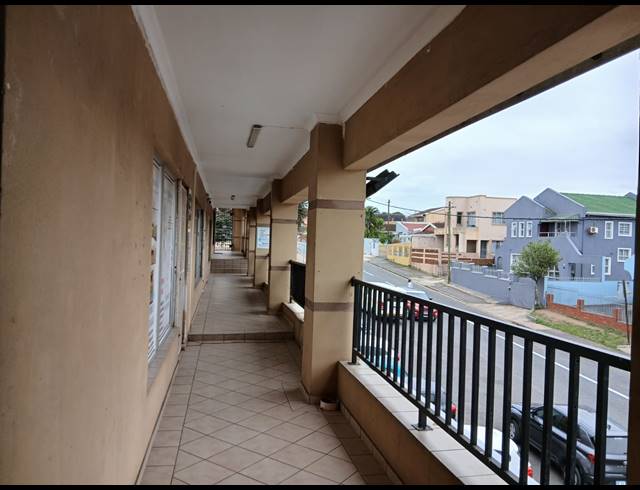 800M² BUILDING FOR SALE IN SPARKS ESTATE